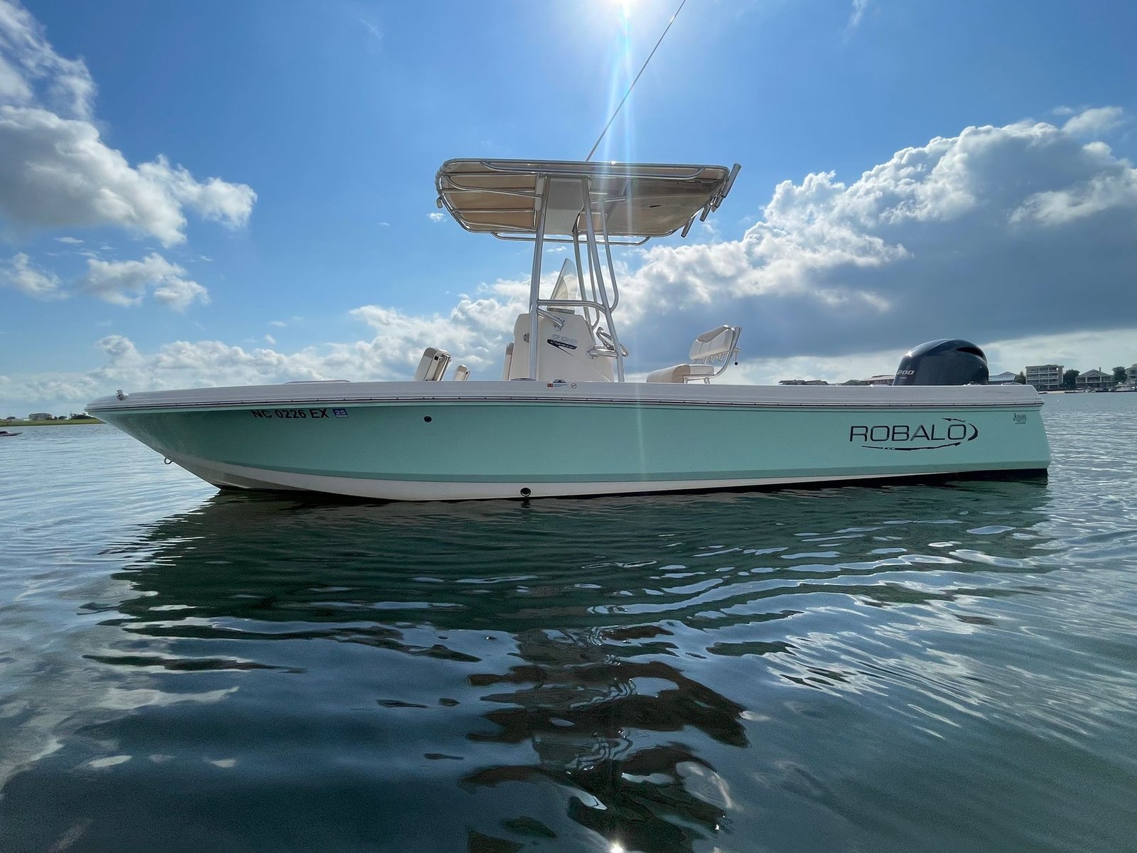 Robalo Cayman 226 private Miami sandbar tour boat with Captain Avant